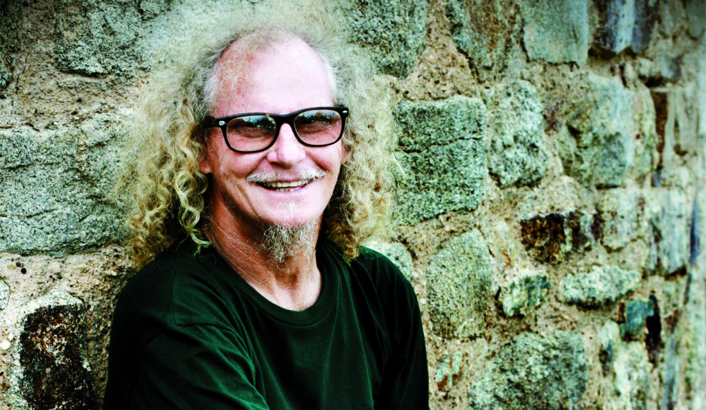 Le poète chanteur musicien de maloya Danyel Waro.