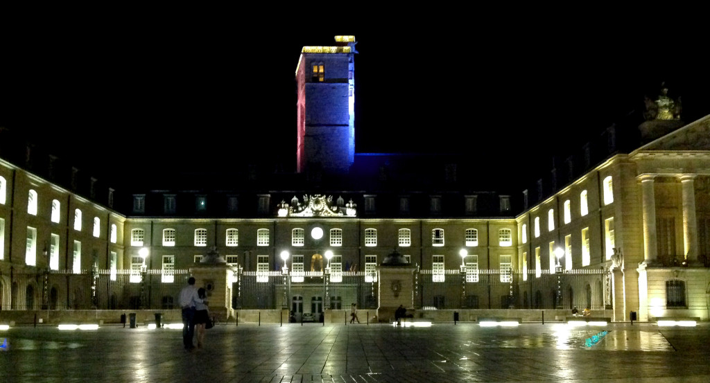 La place de la Libération à Dijon © Jondi